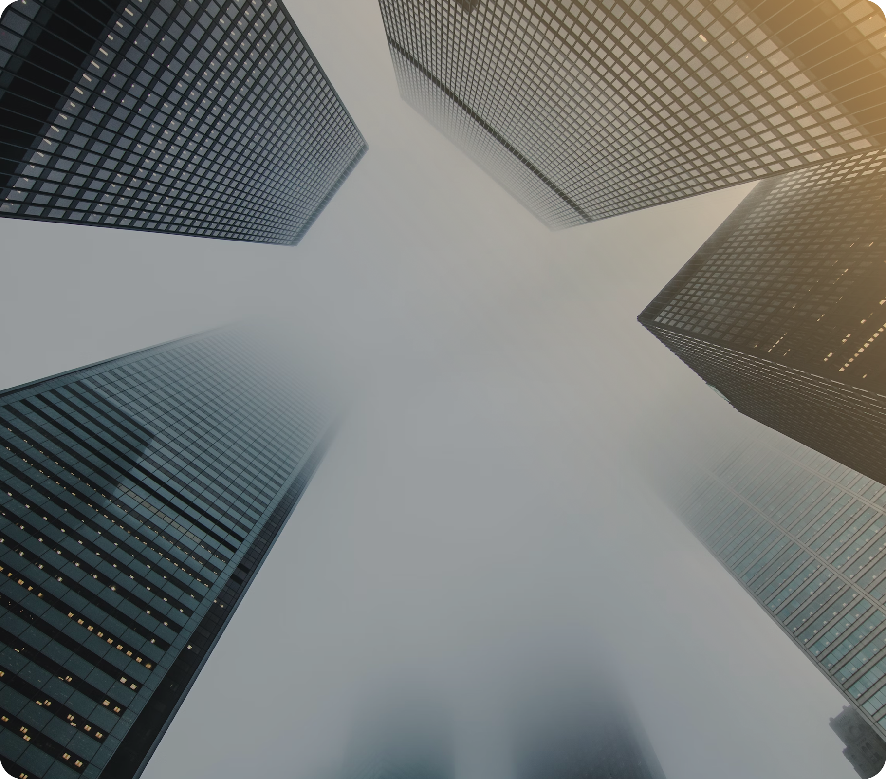 Femme devant un ordinateur